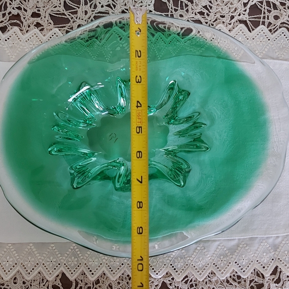 🎄Mid Century Modernist Art Glass Emerald Green Clear Freeform Bowl - Picture 3 of 5